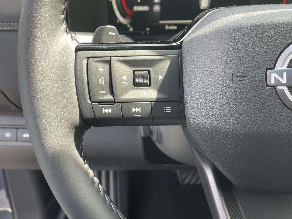 New 2026 Boulder Gray Pearl / Super Black Two-tone Nissan Platinum image 21
