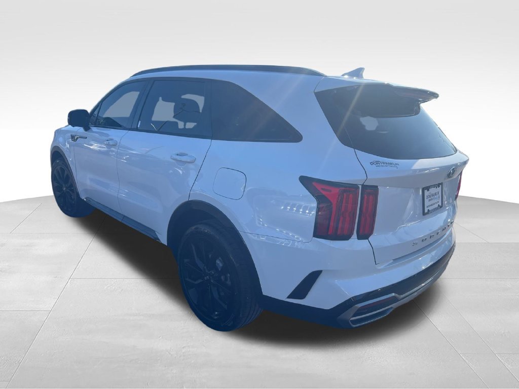 Used 2021 White Kia SX-Prestige image 3