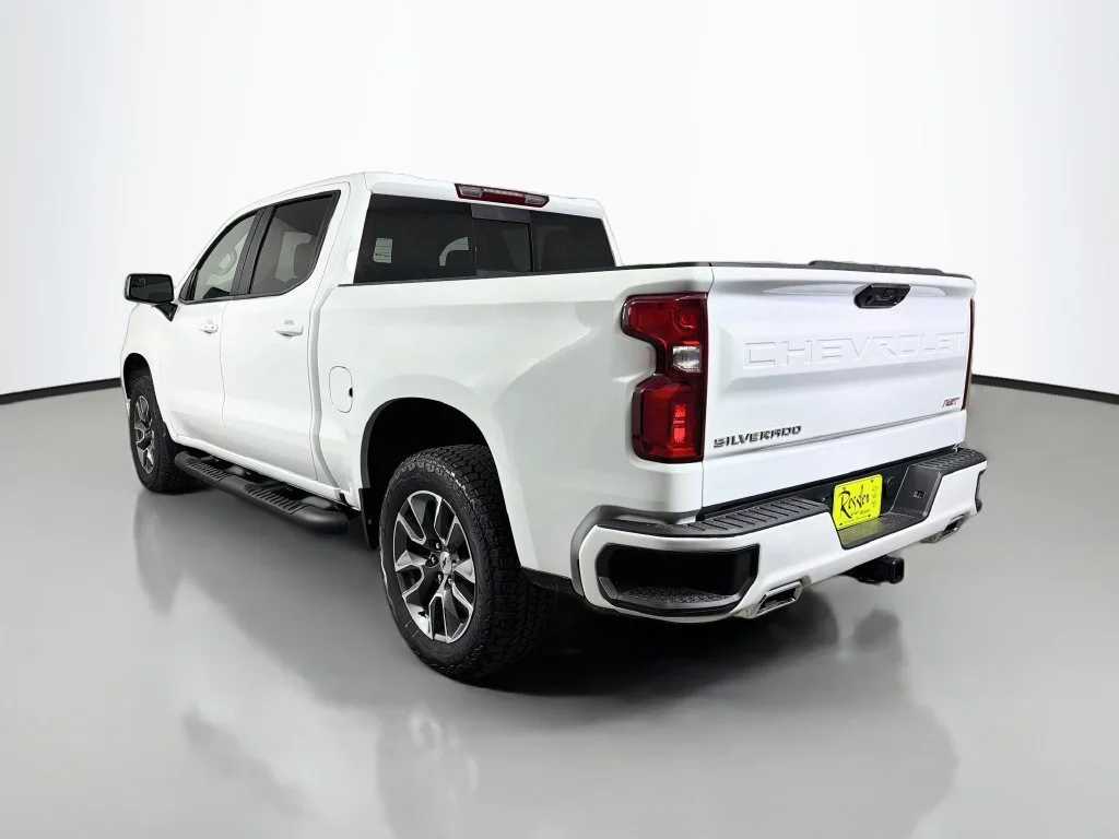 New 2026 Summit White Chevrolet RST image 8