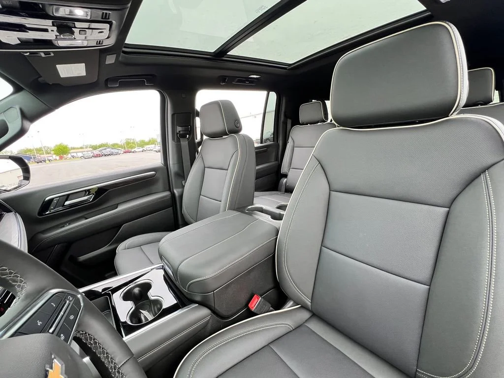 2026 Chevrolet Suburban Premier - Photo 28