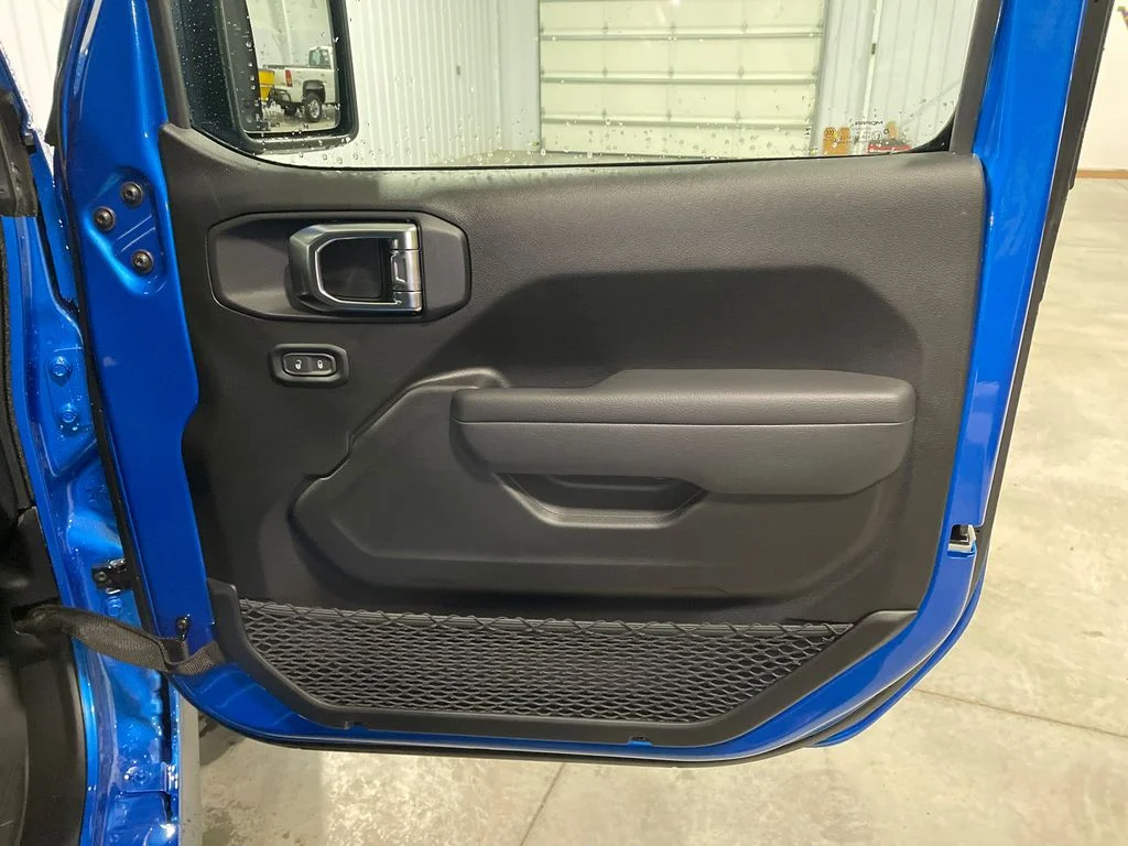 New 2026 Hydro Blue Pearl-Coat Exterior Paint Jeep Willys image 31