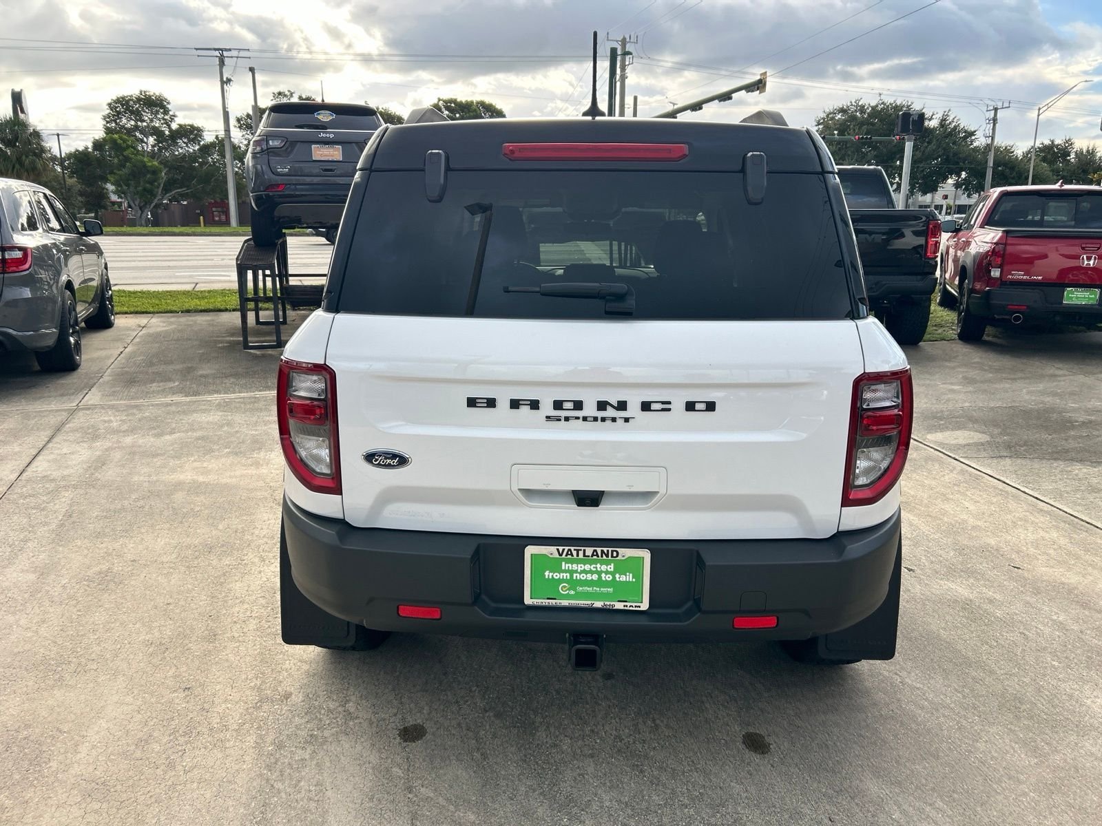Used 2024 White Ford Badlands image 4