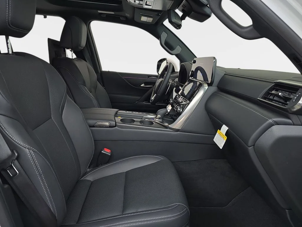 New 2026  Lexus 700h Luxury image 10