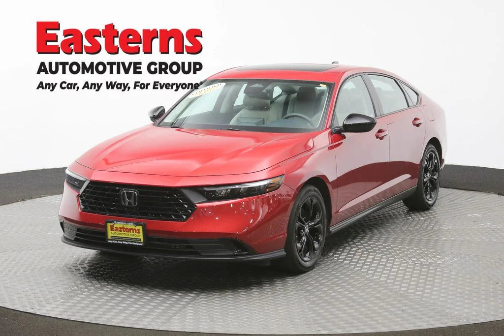 Used 2025 Red Honda SE image 1