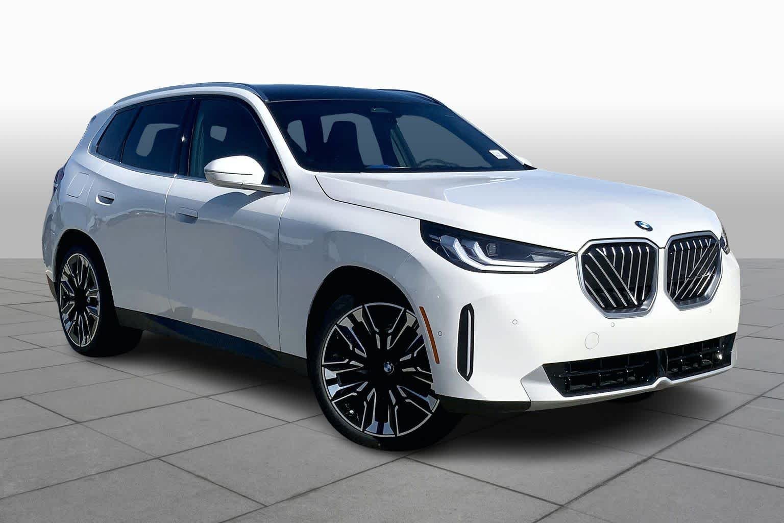 Used 2026 Alpine White BMW 30 xDrive image 2