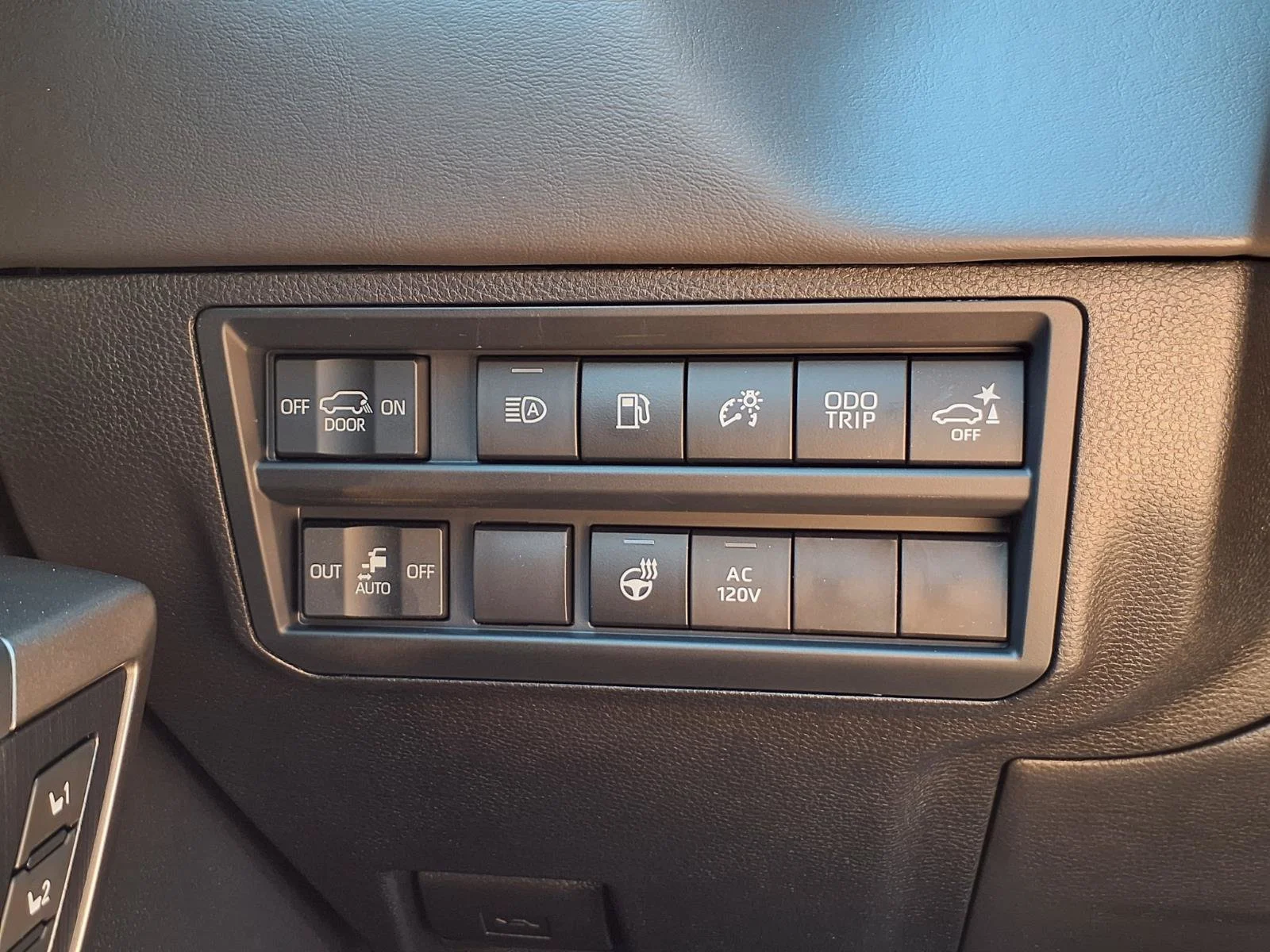 New 2026 Magnetic Gray Metallic Toyota  Platinum image 10