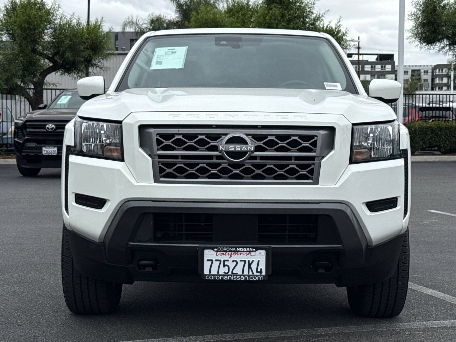 Used 2023 Glacier White Nissan SV image 4