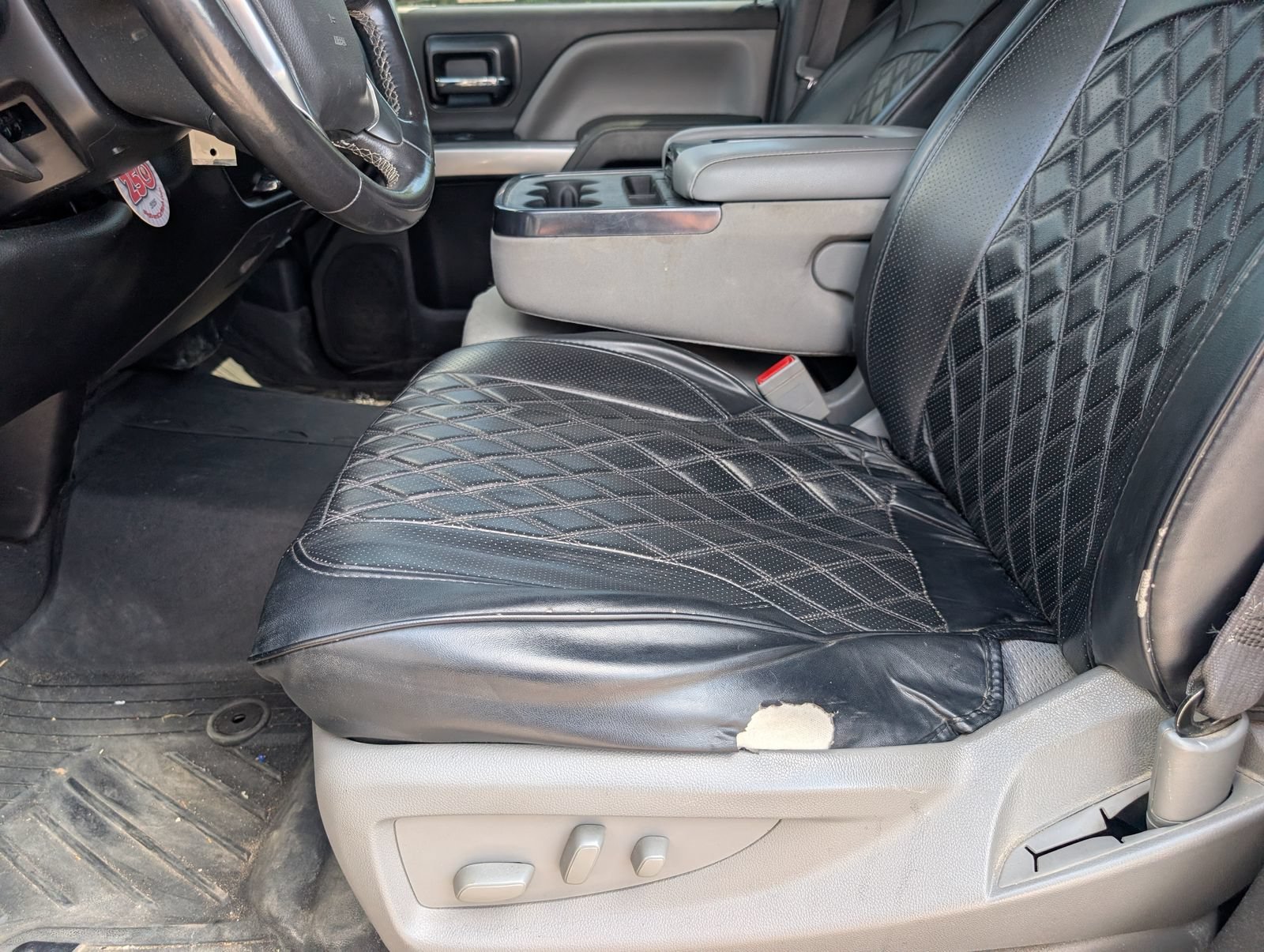 Used 2018 BLACK Chevrolet LT image 7