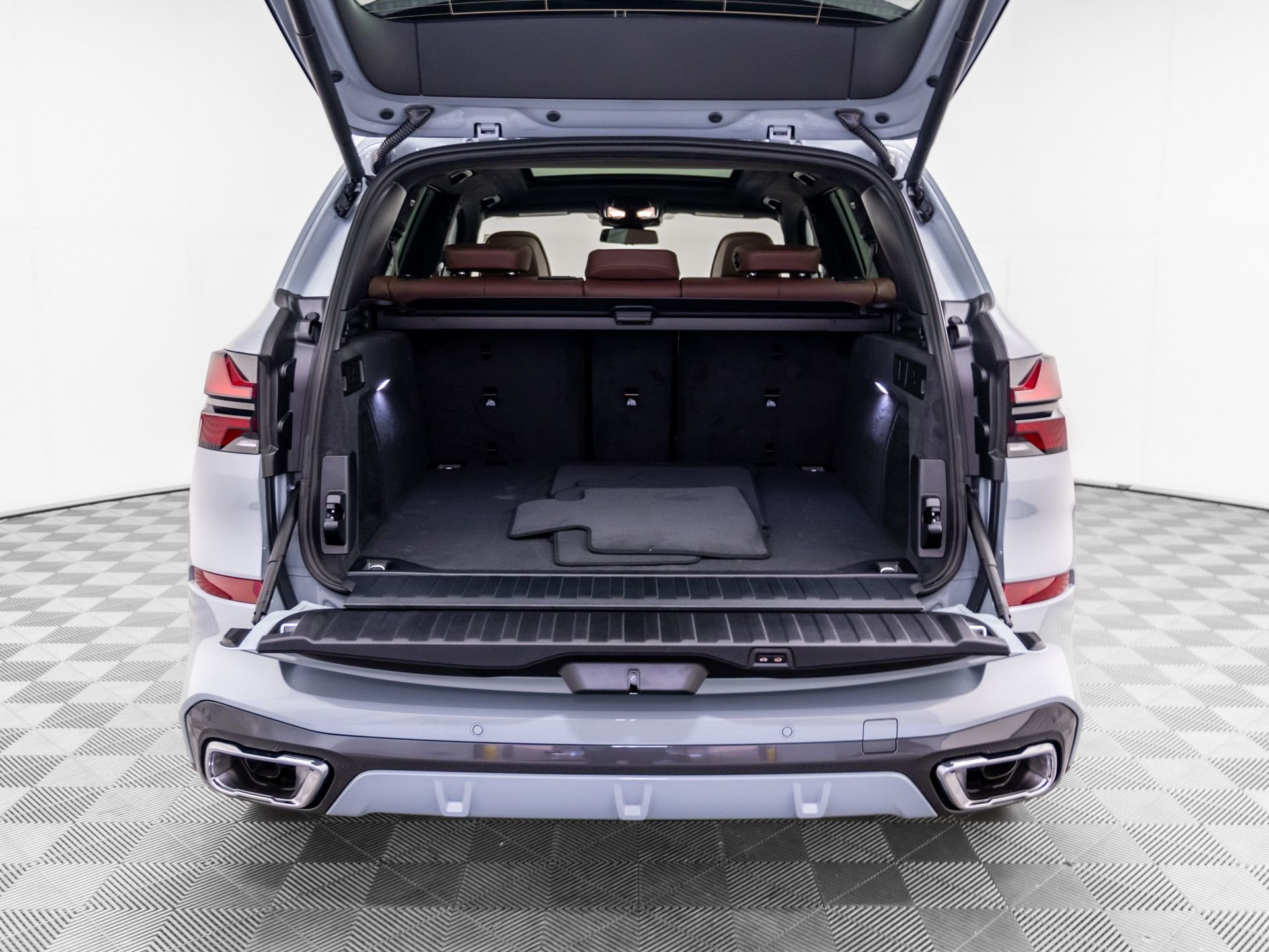 New 2026 Brooklyn Grey Metallic BMW xDrive40i image 28