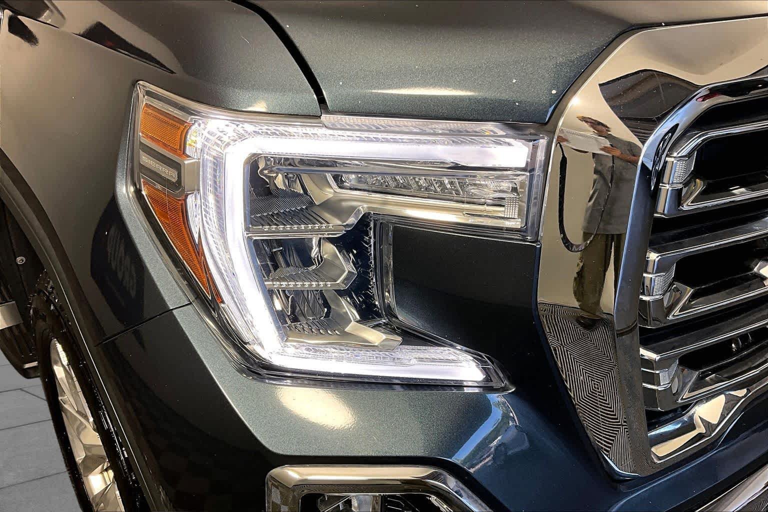 Used 2022 Dark Sky Metallic GMC SLT image 26