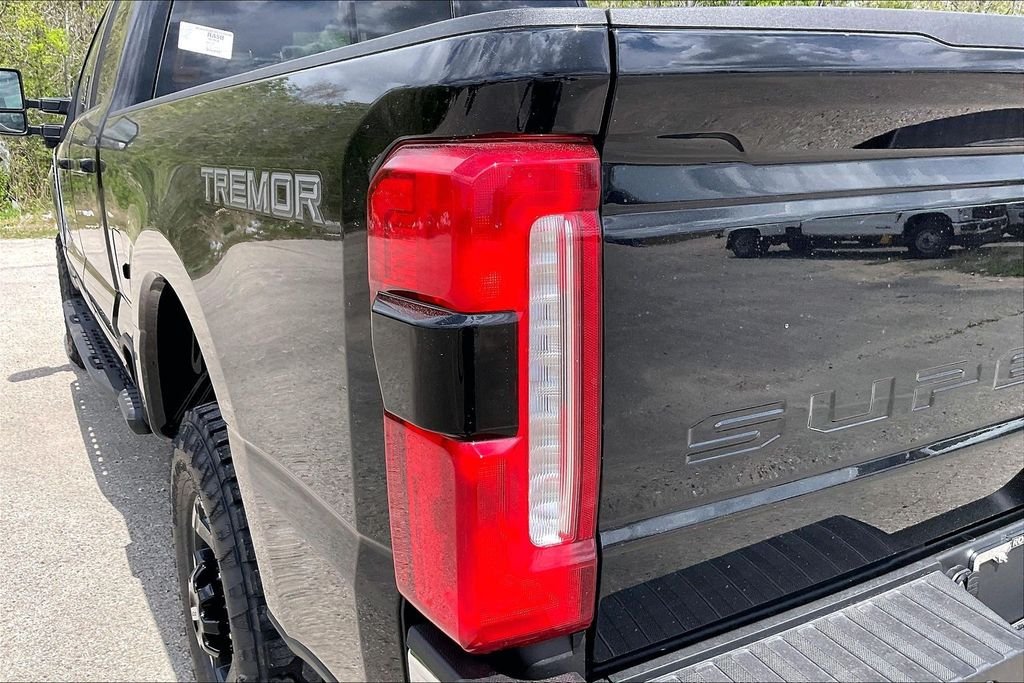 New 2026 Ford Super Duty F-250 Lariat 4D Crew Cab