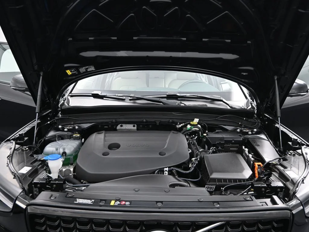 Certified Used 2025 Onyx Black Volvo Ultra image 21