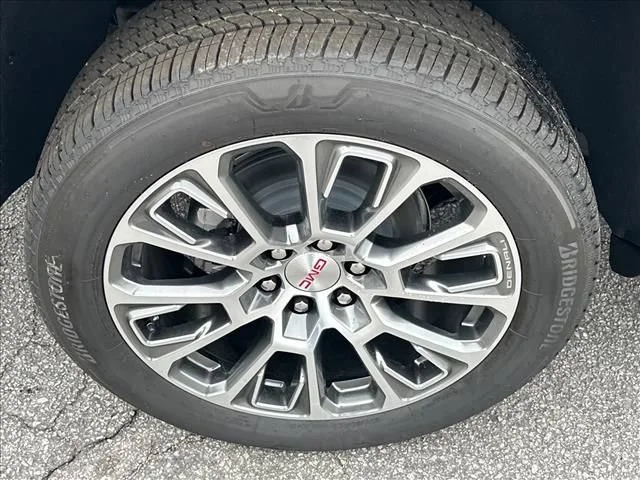 2026 GMC Yukon XL Denali - Photo 16