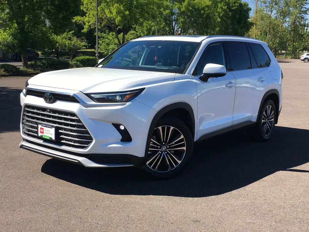 Certified Used 2024 Beige Toyota MAX Platinum image 1