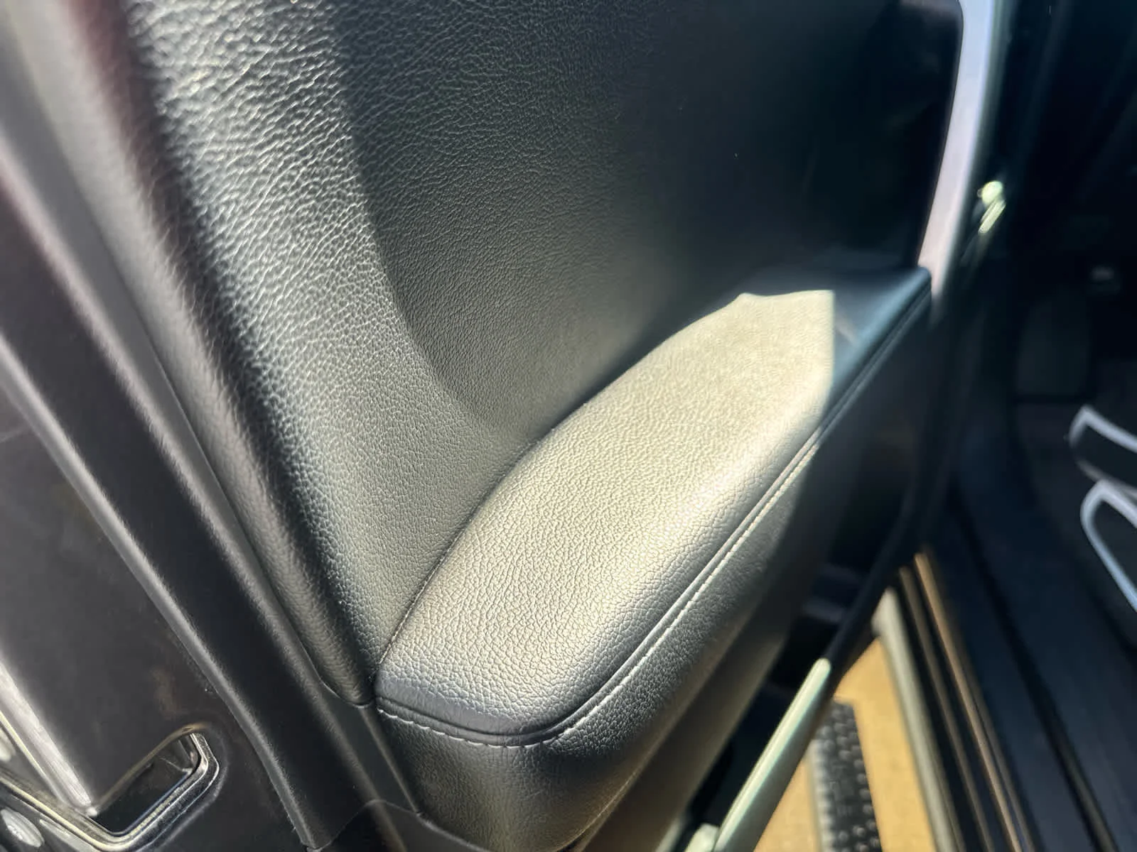 Used 2014 Magnetic Gray Metallic Toyota SR5 Premium image 8