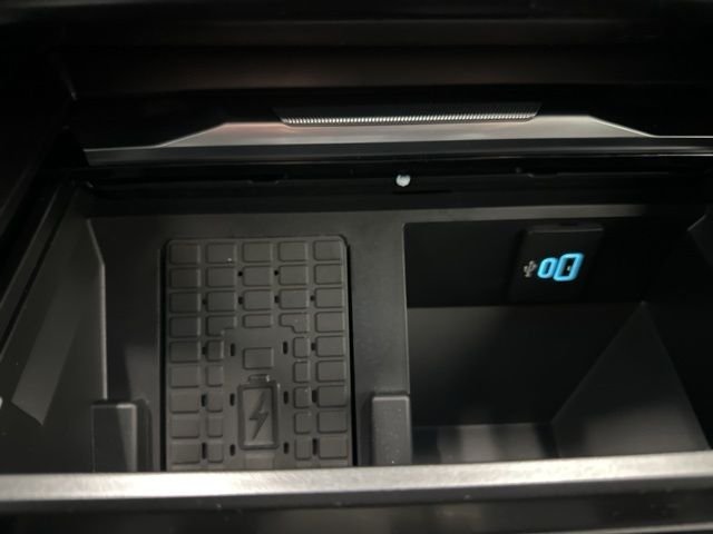 New 2026 Star White Metallic Tri-Coat Ford F-250® Platinum® image 39