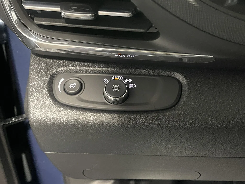 New 2026 Ocean Blue Metallic Buick Preferred image 26