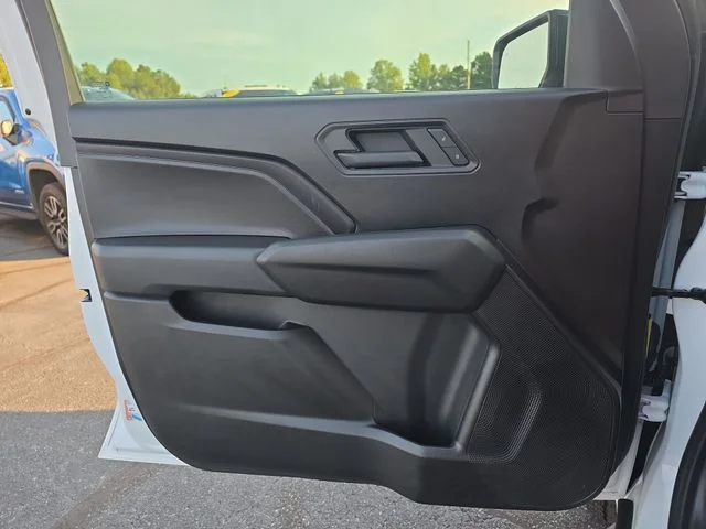 Used 2025 White Chevrolet Trail Boss image 28