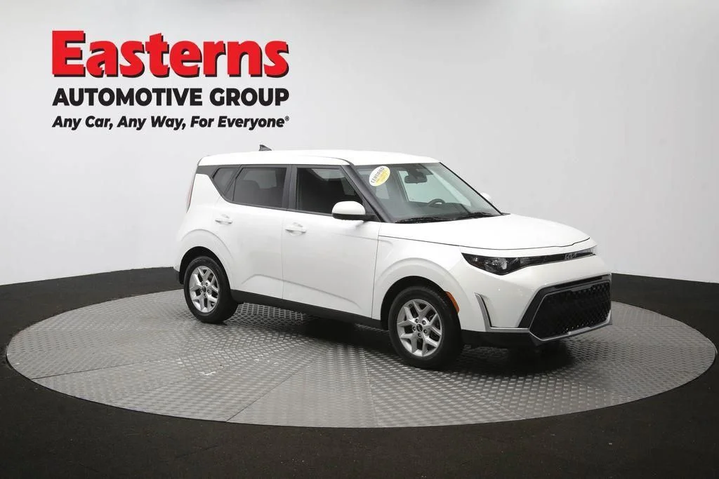 Used 2023 White Kia LX image 51