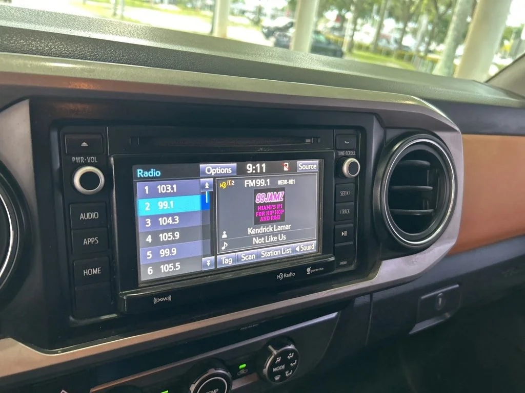 Used 2019 Silver Toyota SR5 image 6