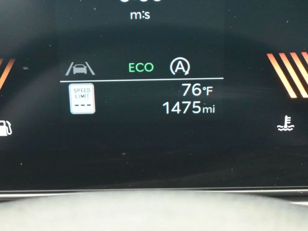 Used 2025 Glacial White Pearl Kia EX image 30