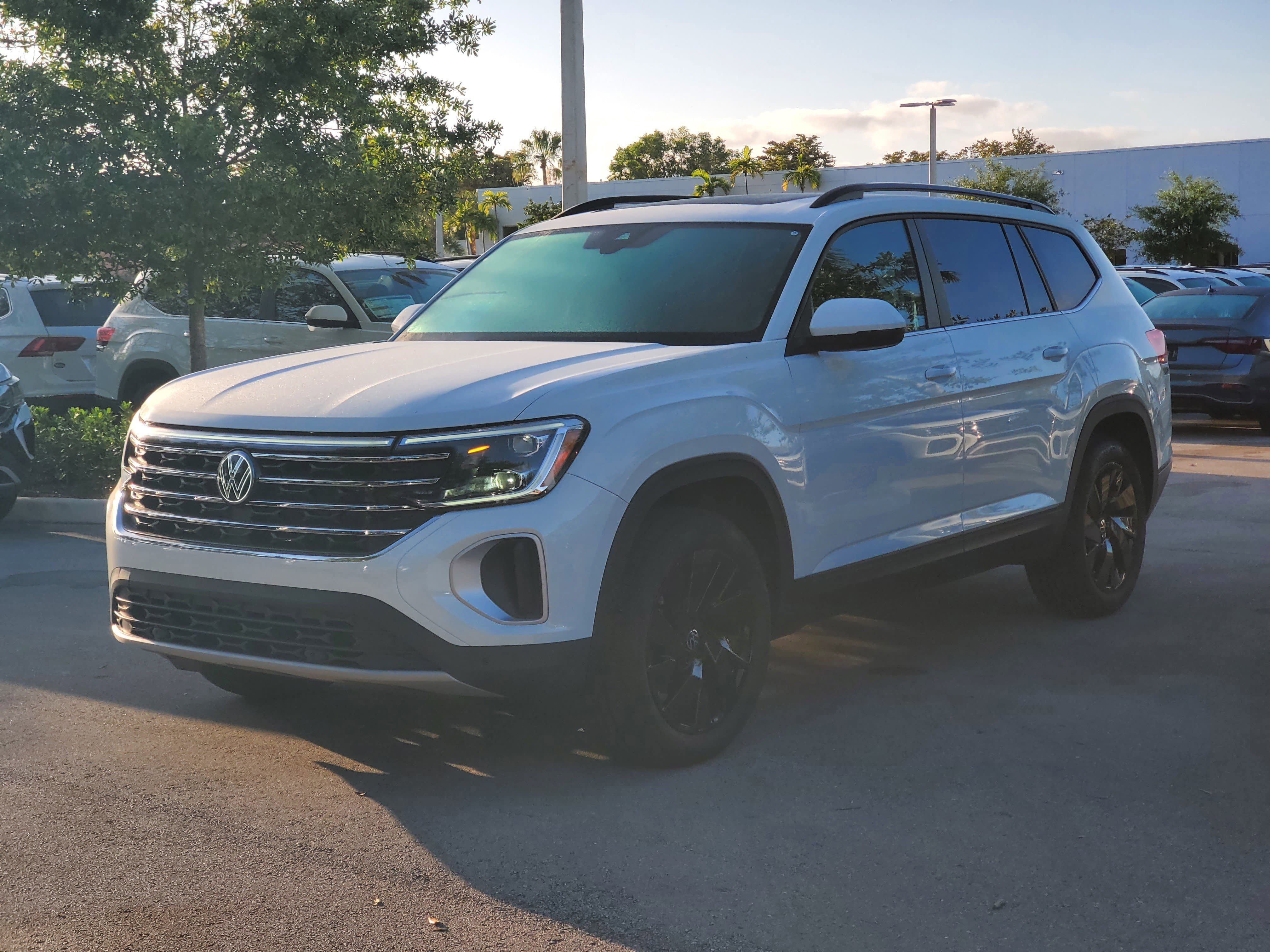 New 2026 White Volkswagen 2.0T SE w/Technology image 3