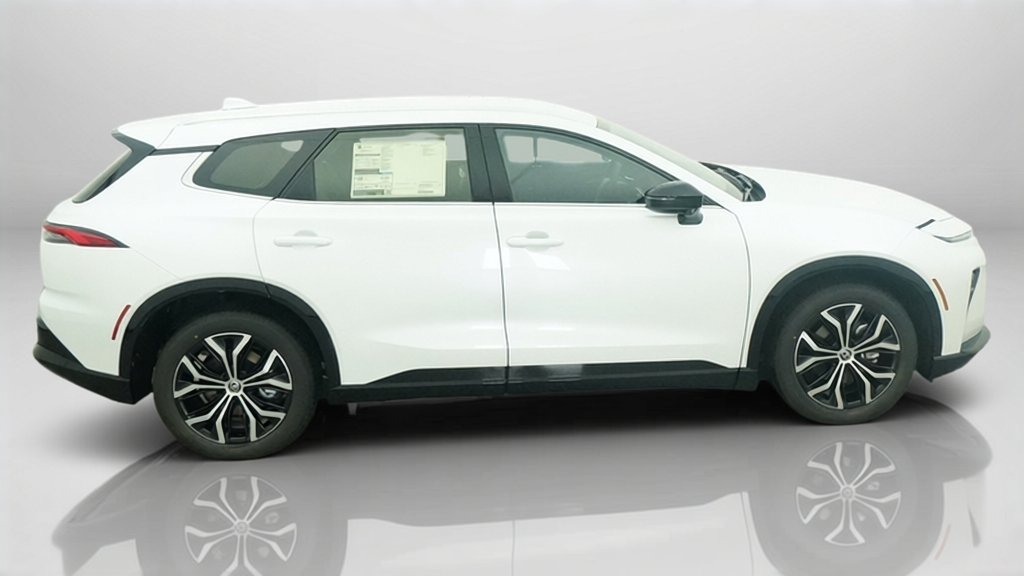 New 2026 Oxygen White Toyota XLE image 7