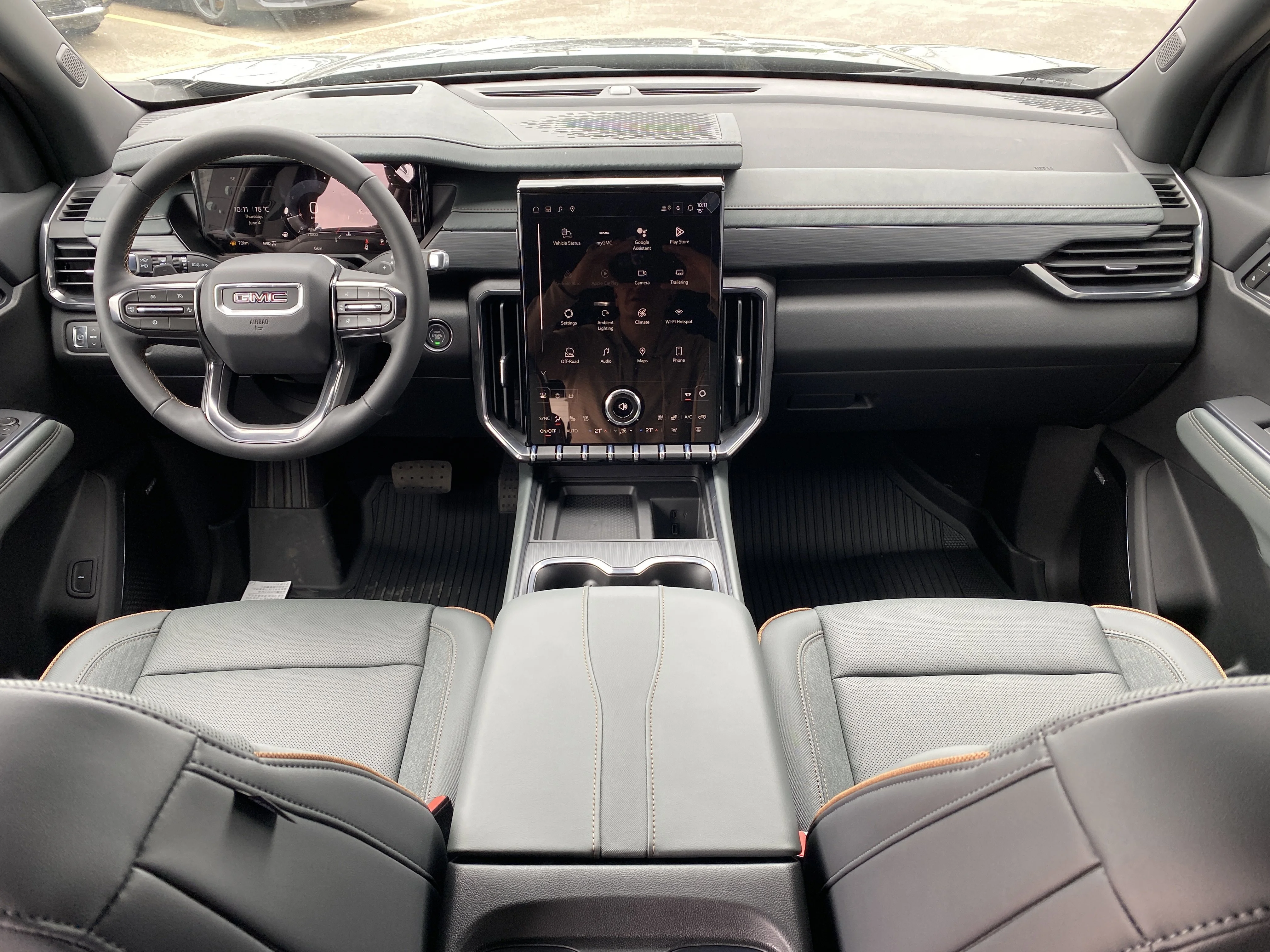 New 2026 EBONY TWILIGHT METALLIC GMC AT4 image 15