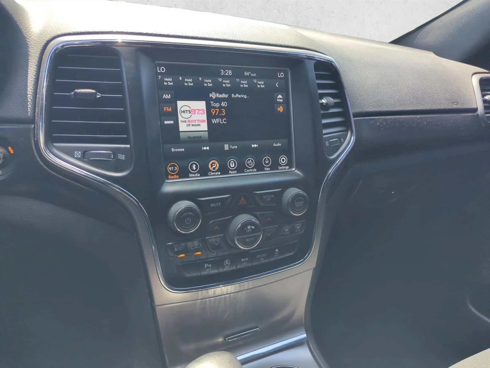 Used 2018 Bright White Clearcoat Jeep Upland image 13