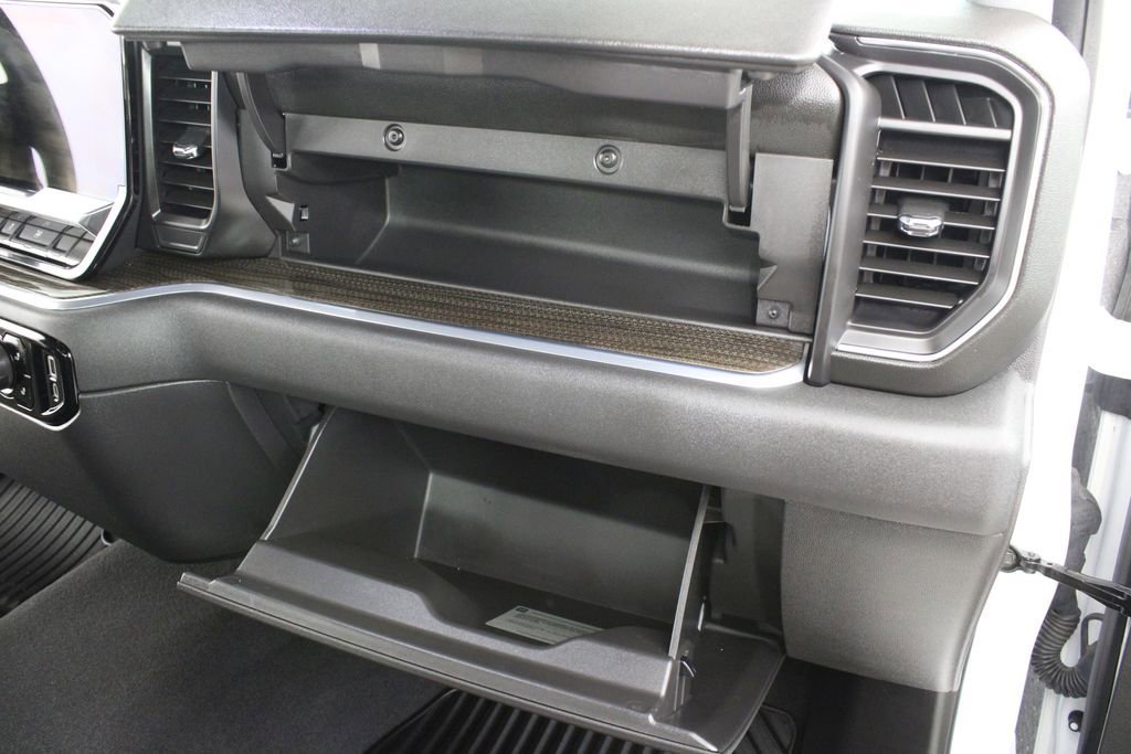 2024 Chevrolet Silverado 1500 RST - Photo 18