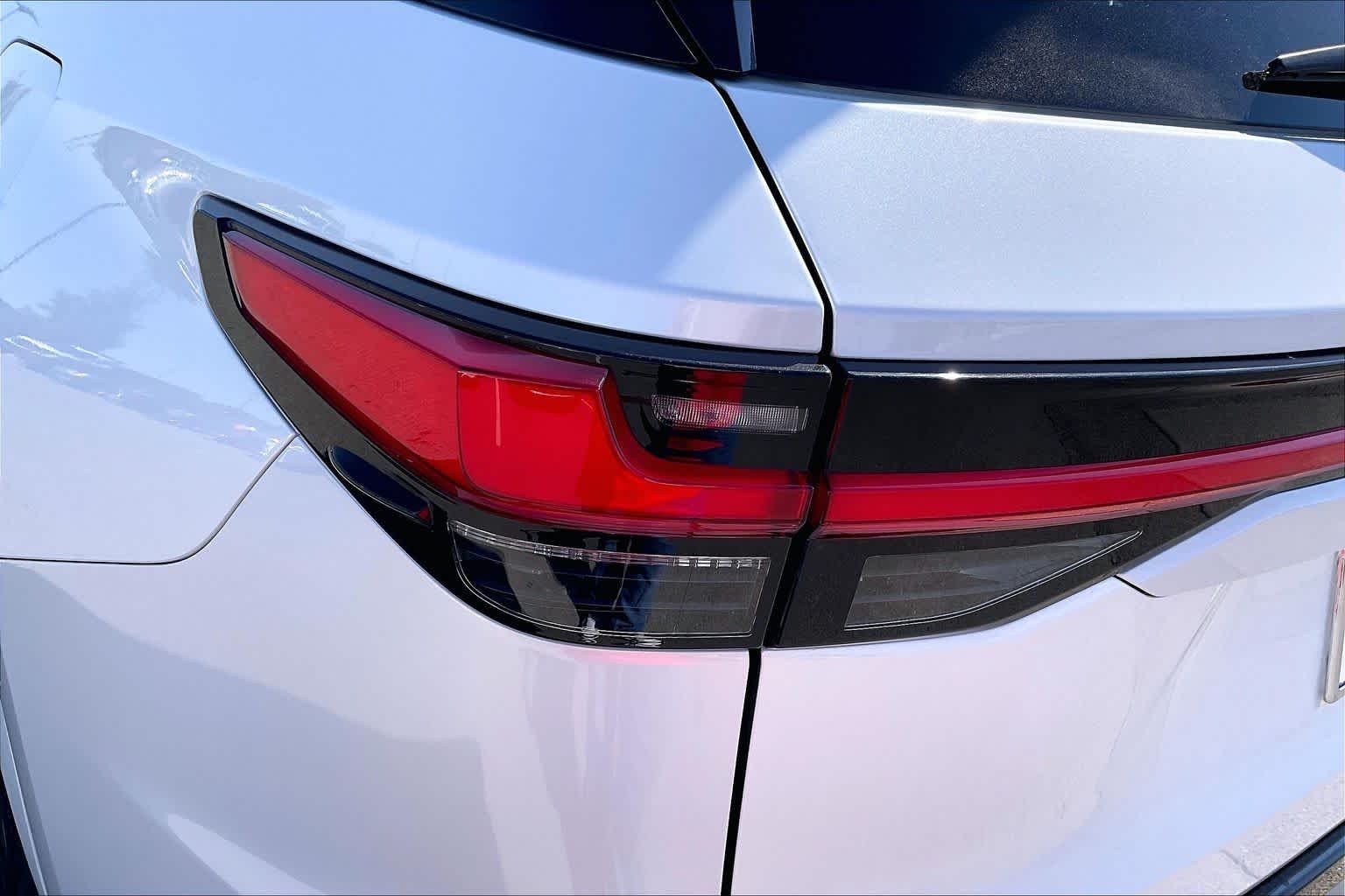 Certified Used 2025 Wind Chill Pearl Lexus F SPORT Premium image 27