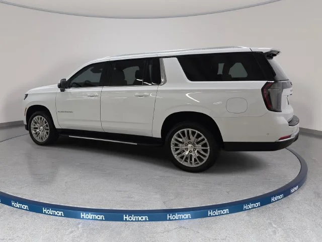 Used 2025 White Chevrolet LT image 8