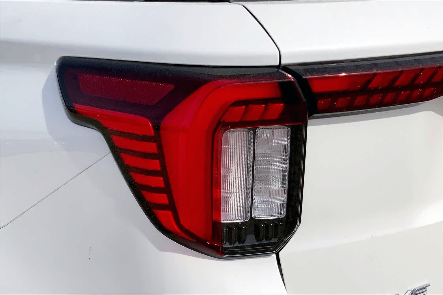 New 2026 Star White Metallic Tri-Coat Ford Active image 11
