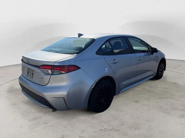 Used 2022 Silver Toyota LE image 3