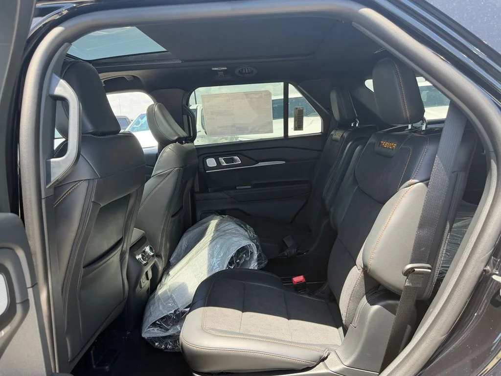 New 2026 Agate Black Metallic Ford Tremor® image 6