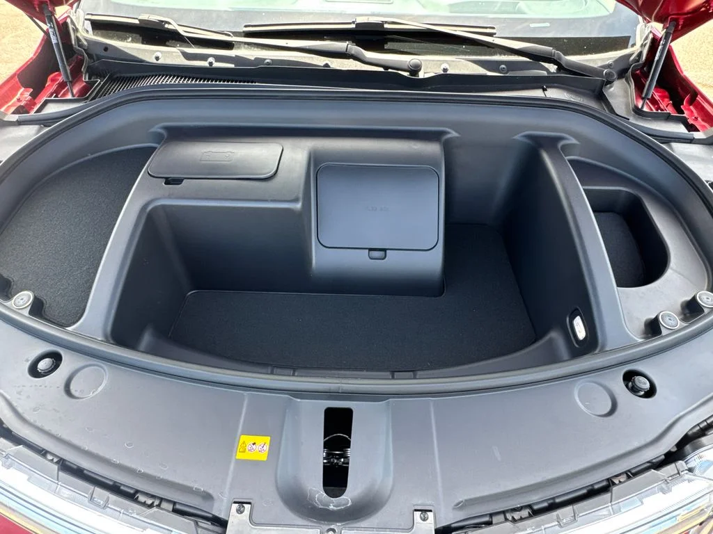2025 VinFast VF 8 Eco - Photo 9