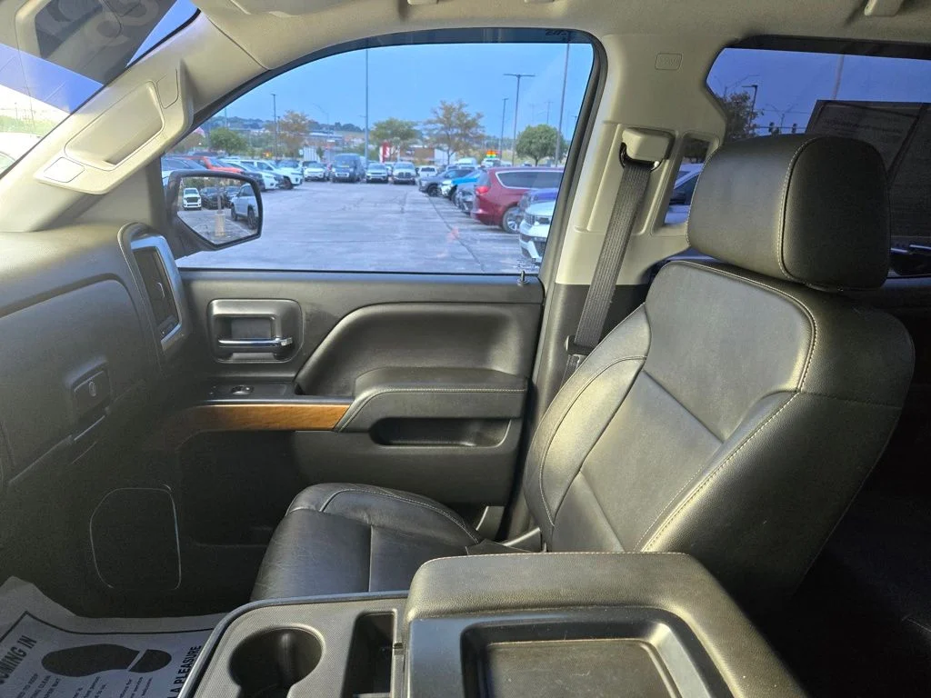 Used 2018 Silver Chevrolet LTZ image 20