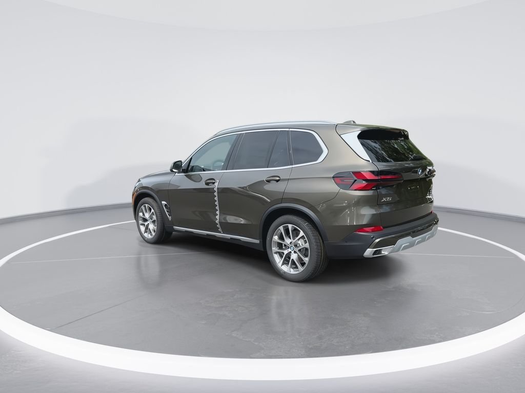 New 2026 Manhattan Green Metallic BMW xDrive40i image 9