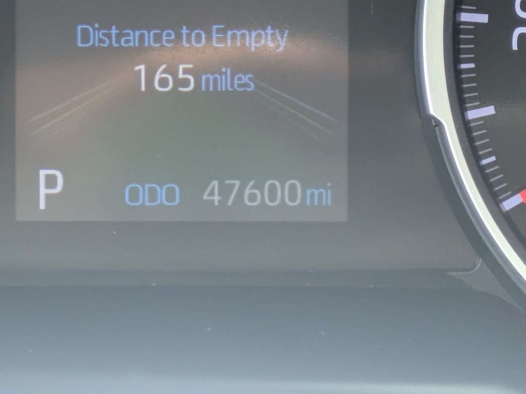 Used 2021 Gray Toyota XLE Premium image 33