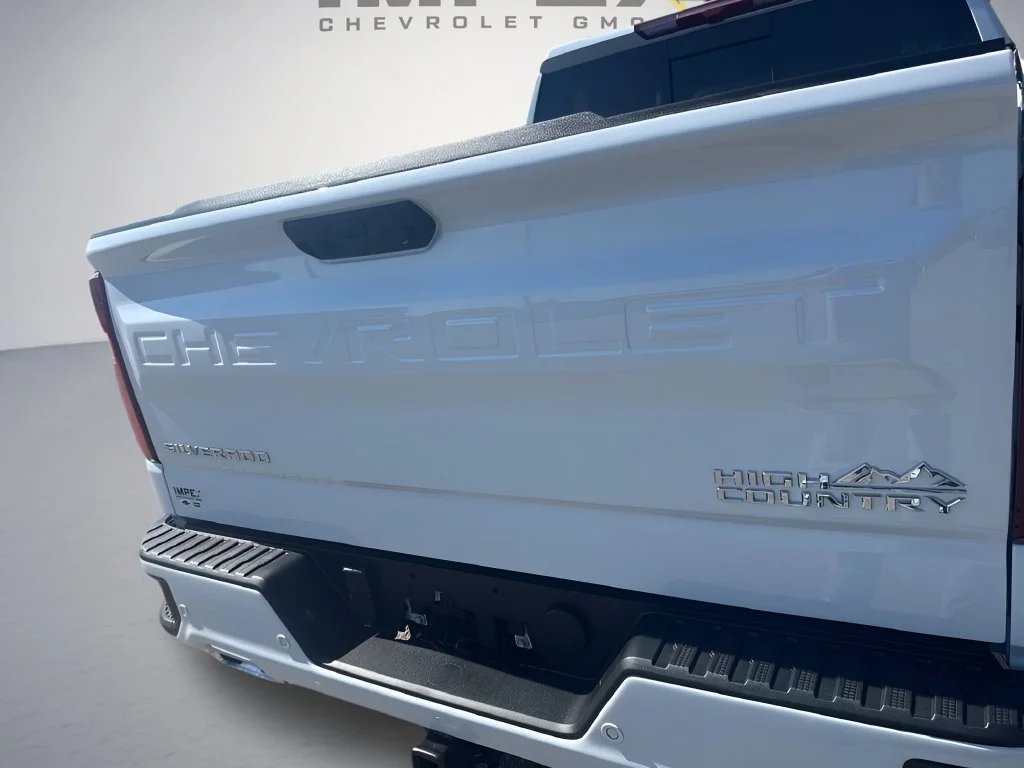New 2026 White Chevrolet High Country image 37