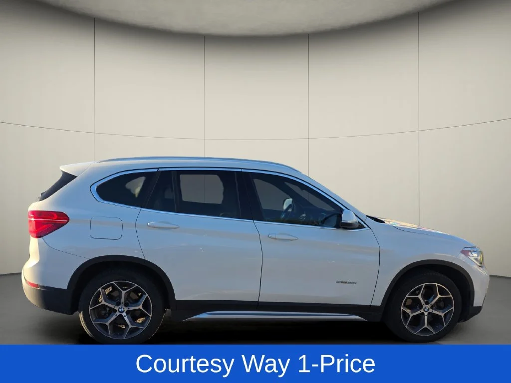 Used 2017 White BMW sDrive28i image 11