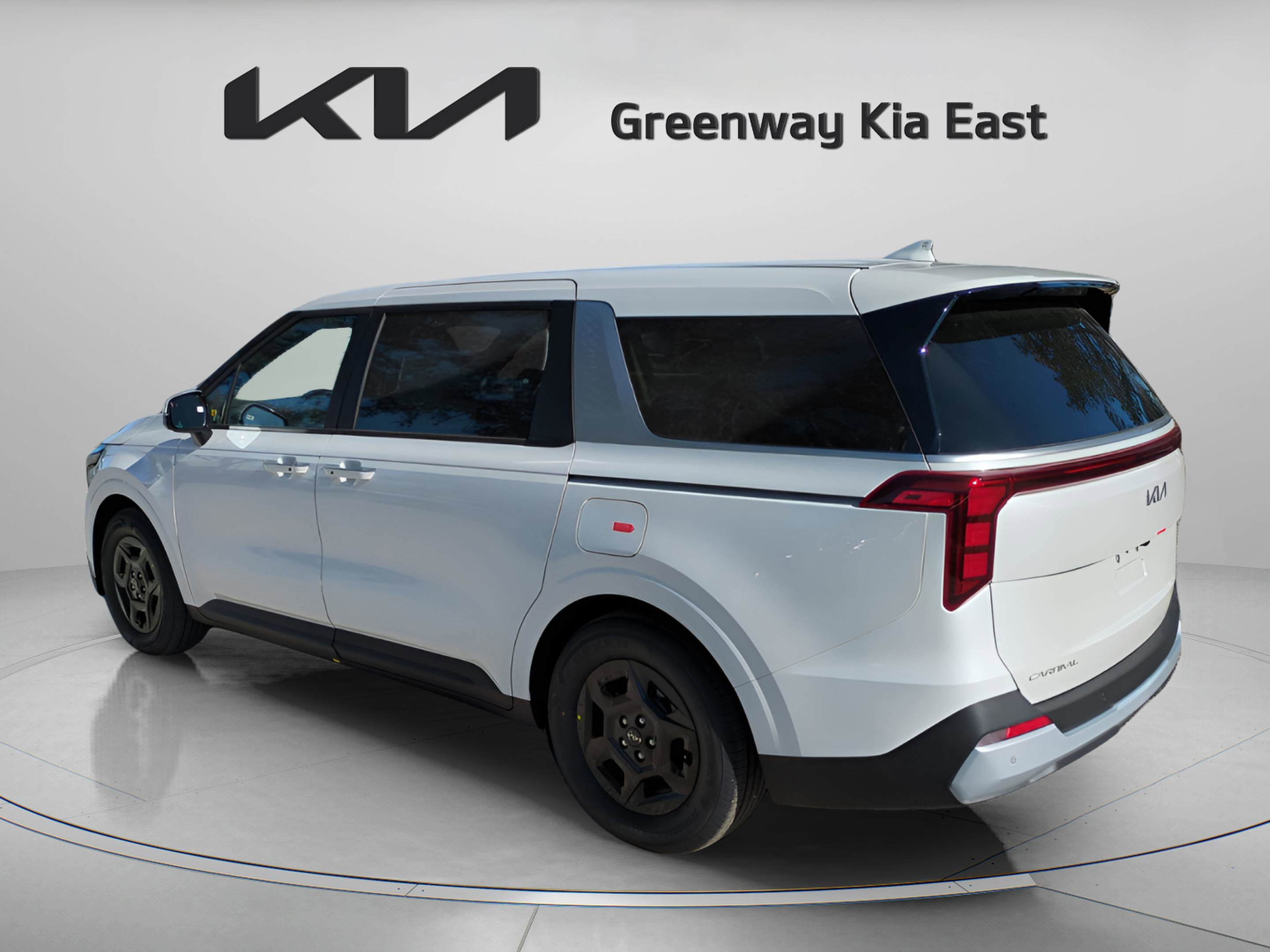New 2026 Snow White Pearl Kia LXS image 7