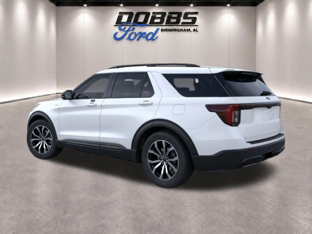 New 2026 Star White Metallic Tri-Coat Ford ST-Line image 6
