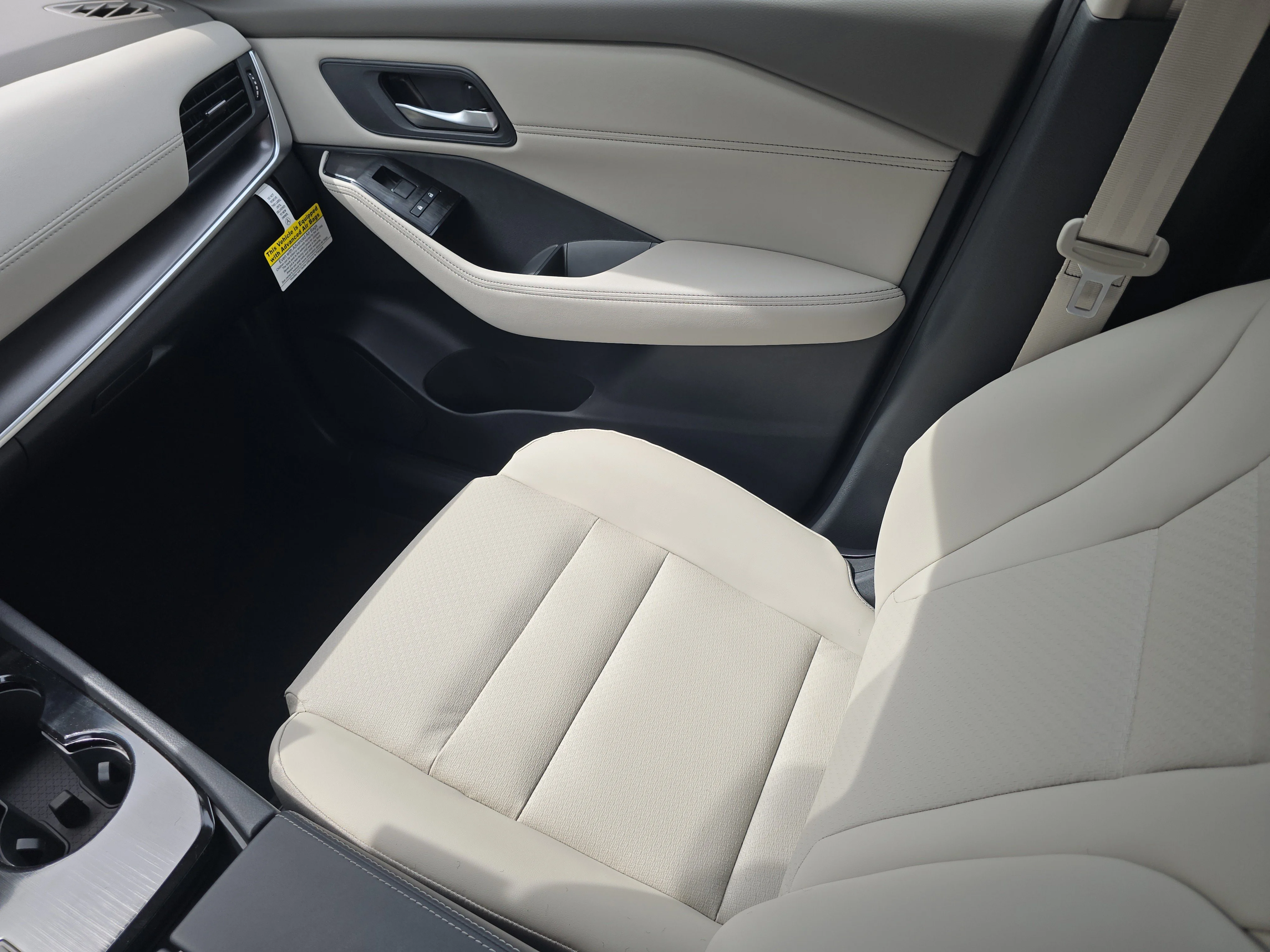 New 2026 Everest White Pearl TriCoat Nissan Dark Armor™ image 16