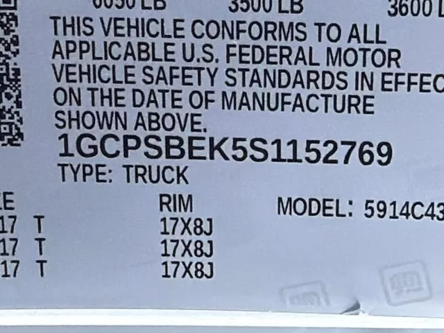 Used 2025 Summit White Chevrolet WT/LT image 31