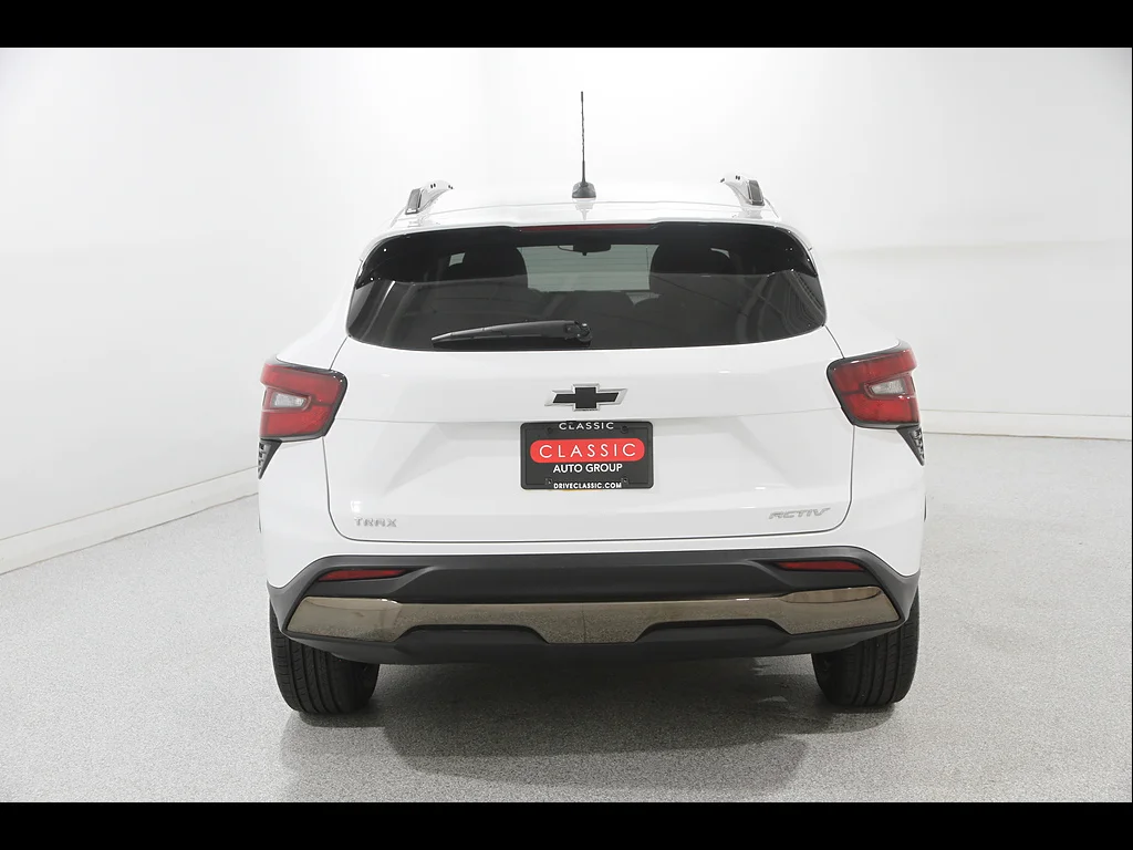 Used 2024 Summit White Chevrolet ACTIV image 20