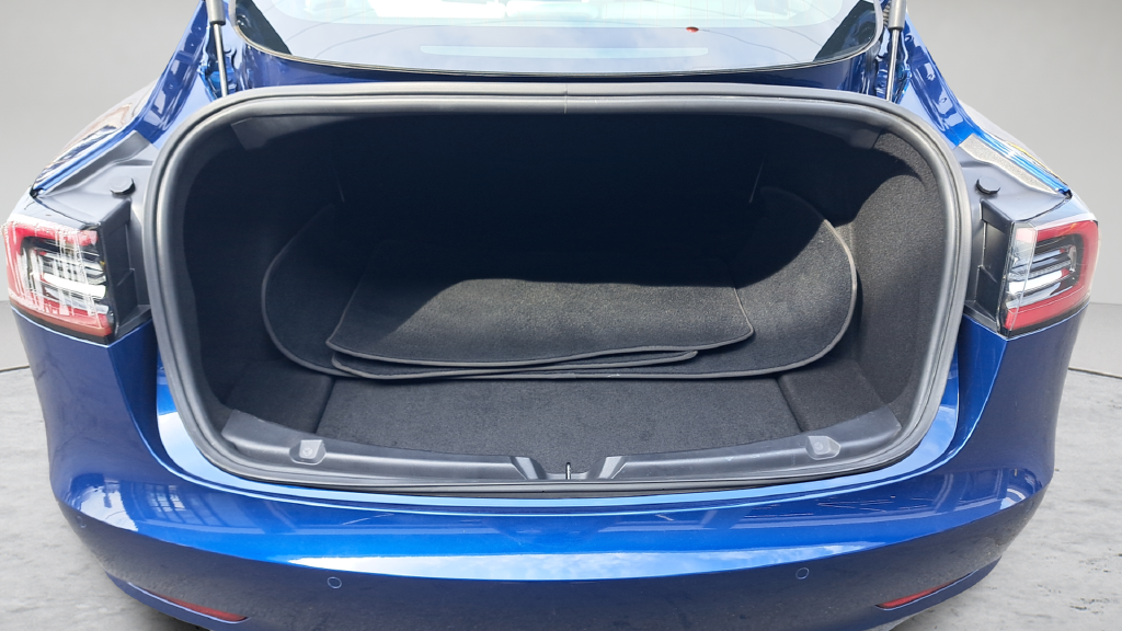 Used 2020 Blue Tesla Long Range image 25