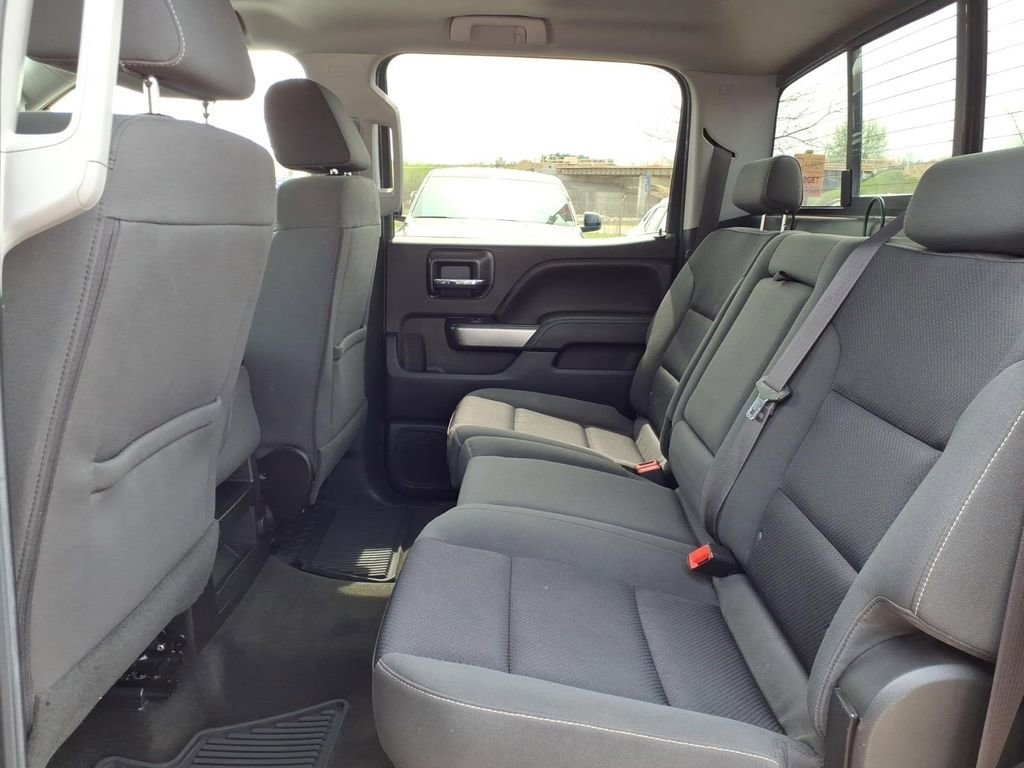 Used 2016 SIREN RED TINTCOAT Chevrolet LT image 10