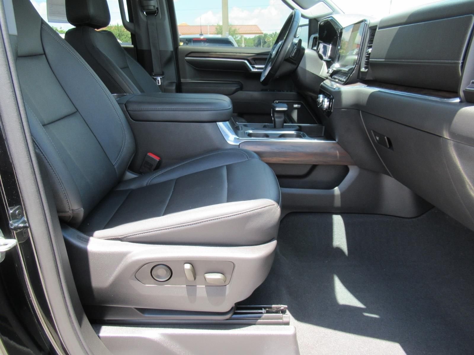Used 2023 Black GMC SLT image 10