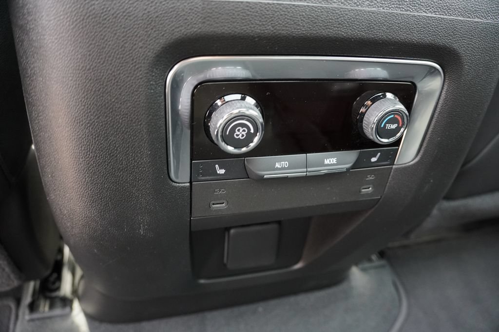 2026 Chevrolet Suburban High Country - Photo 15